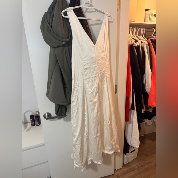 Abercrombie & Fitch White Maxi Dress - Picture 4 of 4